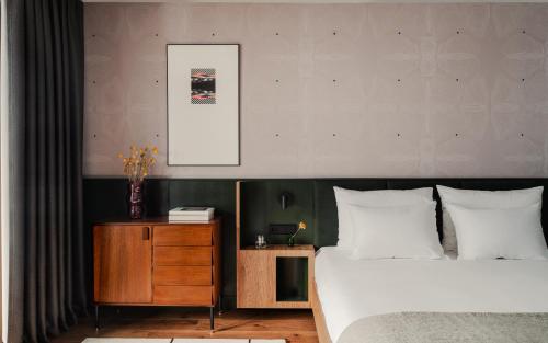 Comfy Valley Room with Balcony