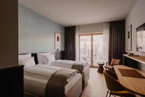Comfy Valley Room with Balcony