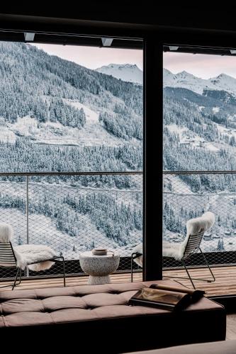 Comfy Valley Plus Room with Balcony