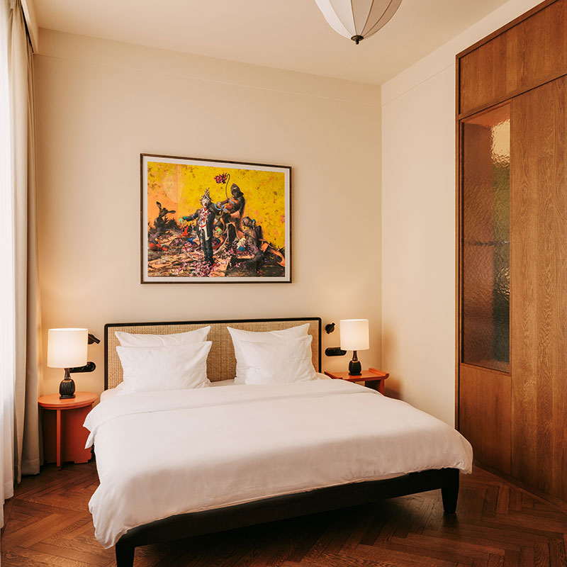 Medium Room