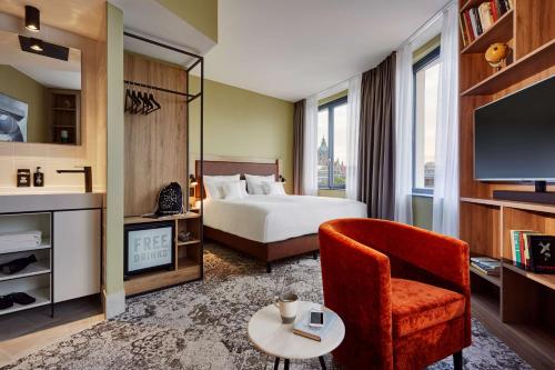 Deluxe King Room