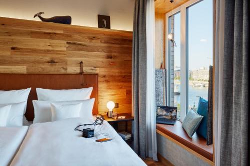 King Room with Harbor View