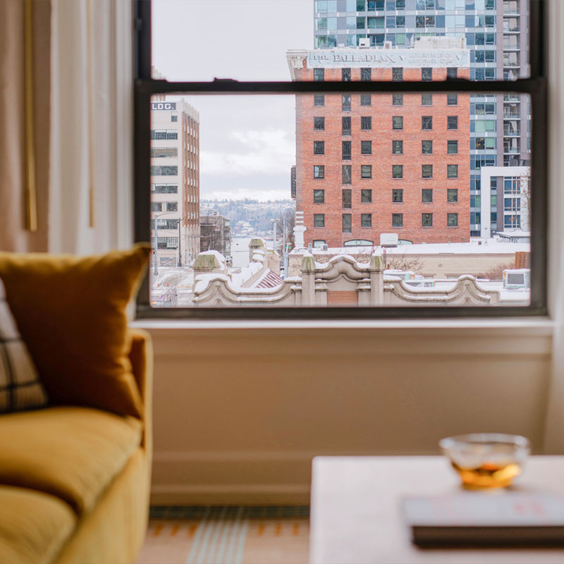  Corner One Bedroom Suite - Accessible