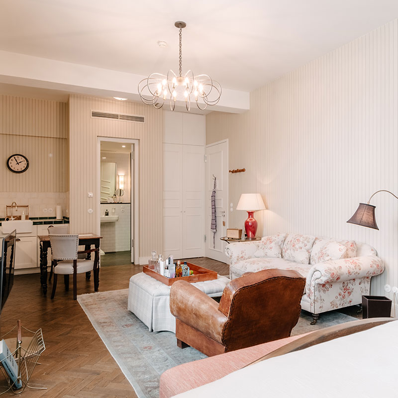 Studio Apartment