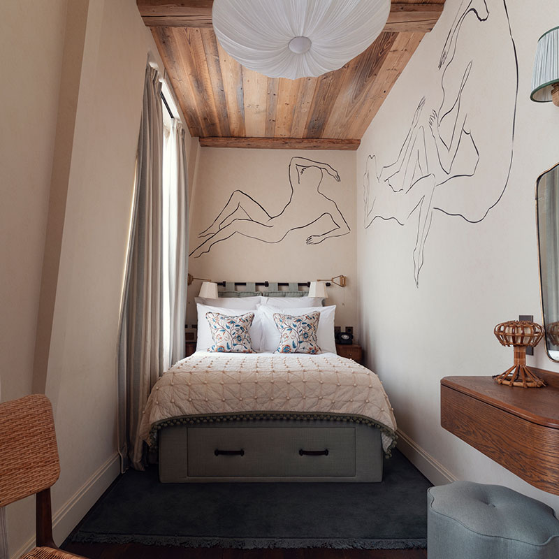 Attic Petite