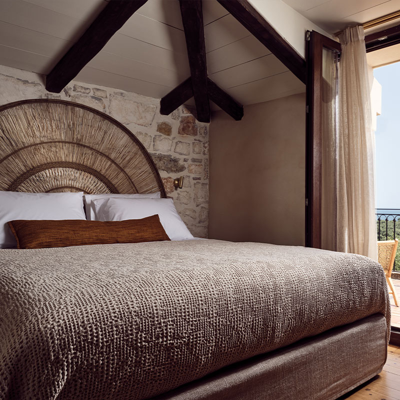 Deluxe Maisonette Suite