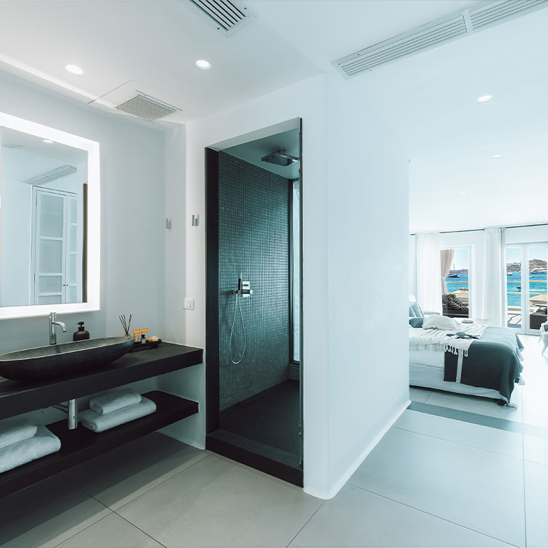 Honeymoon Suite With Outdoor Hot Tub