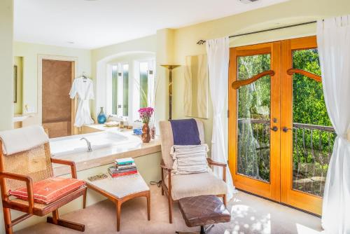 King Suite with Spa Bath