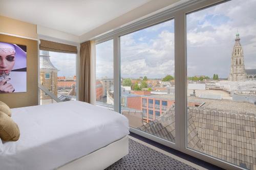 Panoramic King Suite - High Floor