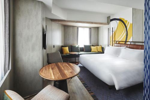 Grand King Room