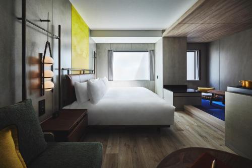 Grand King Room with Futon Bed