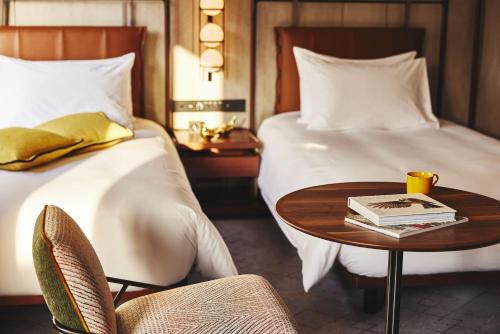Grand Twin Room with Single Sofa Bed - Terrace Access