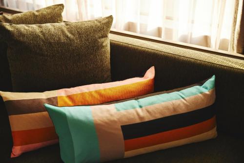 Grand King Room with Single Sofa Bed