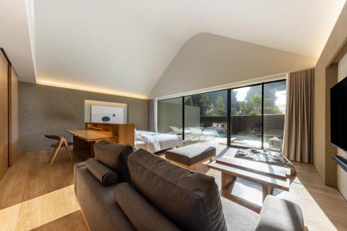 Garden Side Villa with Private Open-Air Bath and  Private Pool with Yufudake View