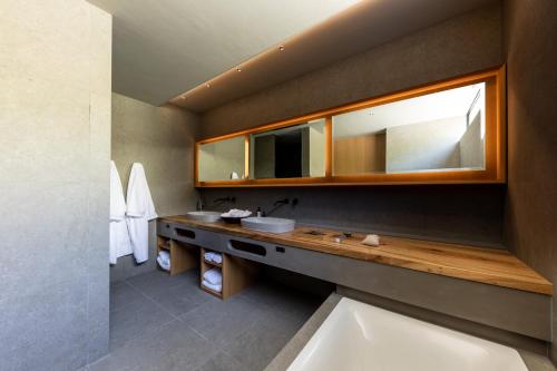 Hill Side Water Fall Villa with Private Open-Air Bath and Private Pool with City View