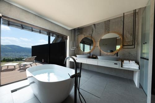 Hill Top Sky Pavirion with Private Open-Air Bath and Private Pool with Yufudake View