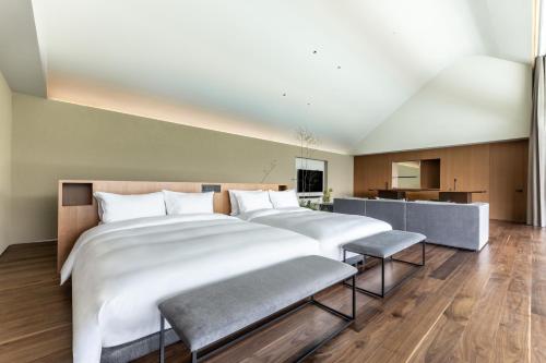 Hill Top Sky Pavirion with Private Open-Air Bath and Private Pool with City View