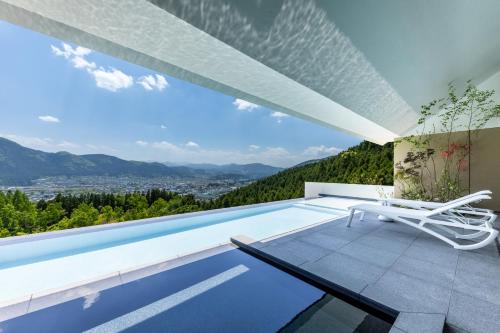 Hill Top Sky Pavirion with Private Open-Air Bath and Private Pool with City View