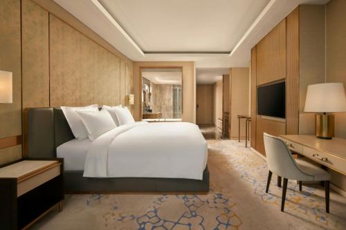 Premier King Room with Sky View