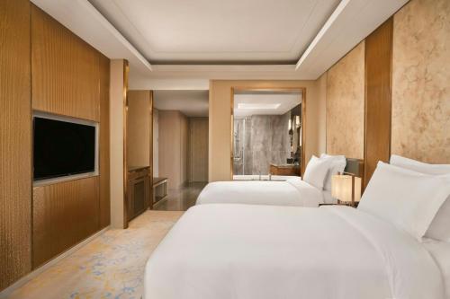 Club Twin Room with Sky View - Club Lounge Access