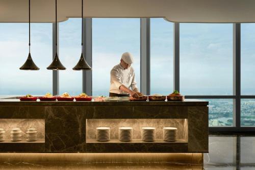 Club King Room with Panoramic View - Club Lounge Access