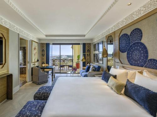 Deluxe King Room with Panoramic View