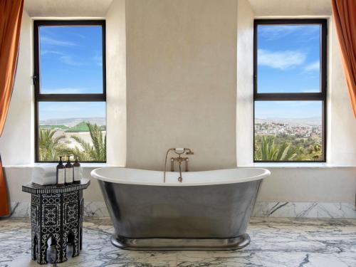 One-Bedroom Signature King Suite