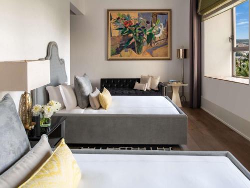 Two-Bedroom Suite with One King and Twin Beds