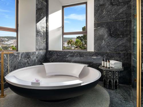 Two-Bedroom Suite with One King and Twin Beds