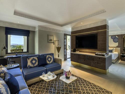 Junior King Suite with Panoramic View
