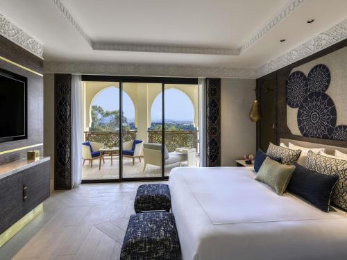 Junior King Suite with Panoramic View
