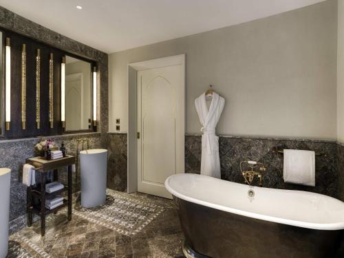 Junior King Suite with Panoramic View