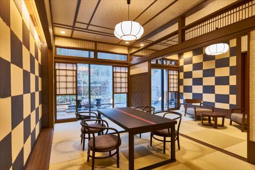 Dinner Time 17:30- Executive Suite Room with Open-Air Bath with beef Shabu-shabu dinner
