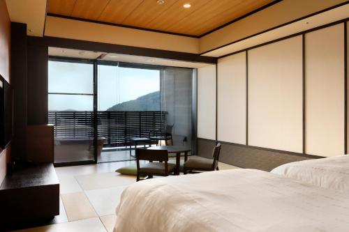 Dinner Time 20:00 - Superior Room with Open Air-Bath - Gorgeous Special Kaiseki Plan & Japanese/Western Buffet Breakfast with Yunessun Spa One Day Ticket 