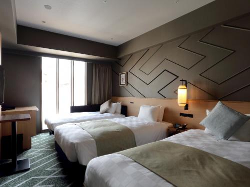Standard Twin Room with Sofa Bed - Non-Smoking (3 adults)
