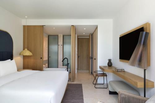 W Beachfront Infinity, 1 Bedroom Suite, 1 King, Sea view