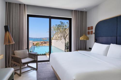 W Beachfront Infinity, 1 Bedroom Suite, 1 King, Sea view