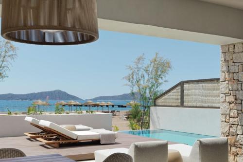 W Beachfront Infinity, 2 Bedroom Suite, Sea view, Terrace