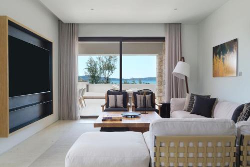 W Beachfront Infinity, 2 Bedroom Suite, Sea view, Terrace