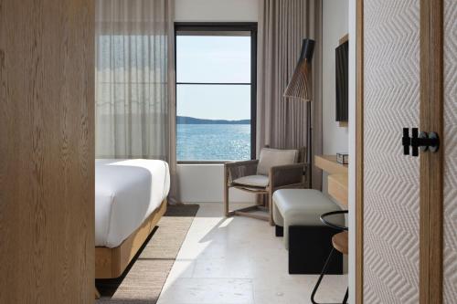 W Bayfront Infinity, 2 Bedroom Suite, Sea view, High floor
