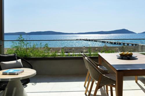 W Bayfront Infinity, 2 Bedroom Suite, Sea view, High floor