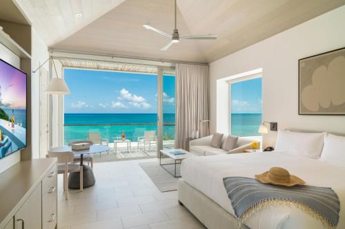 Oceanfront Pool View Studio
