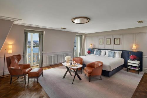 Lake View Junior Suite