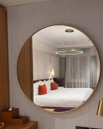 Lake View Suite with Balcony