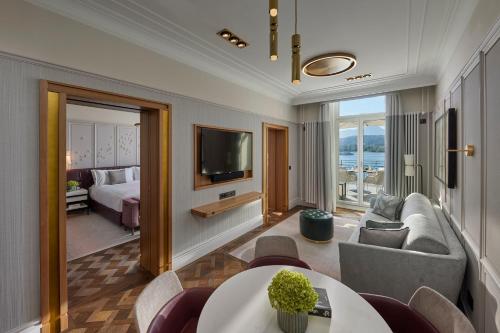 Lake View Suite with Terrace