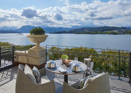 Deluxe Lake View Room with Terrace