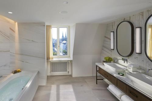 Panoramic Junior Suite