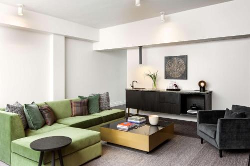 Grand Alexis King Suite