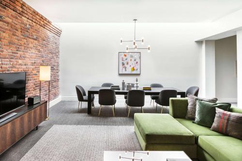 Grand Alexis King Suite