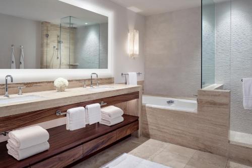 Oceanfront Plunge Pool Suite 